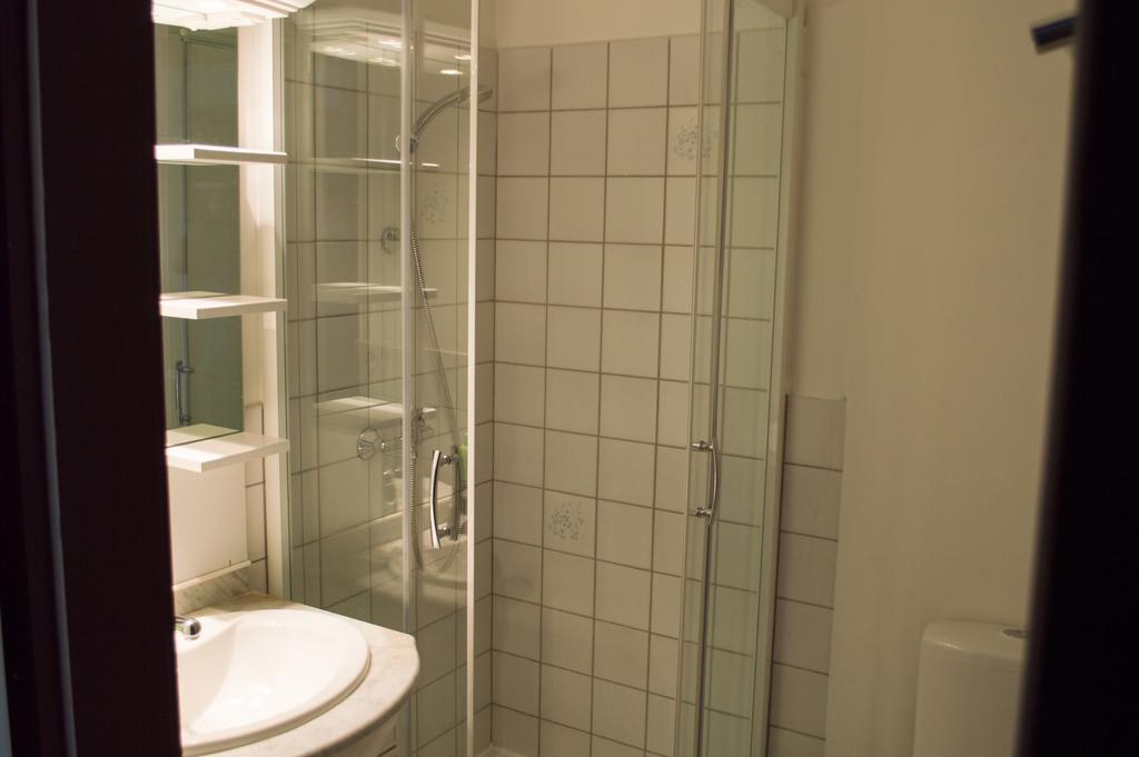 Apartment Budget Flats *
